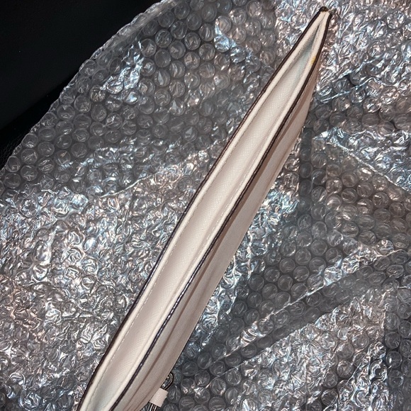 Kate Spade Pink Wristlet - Picture 7 of 13